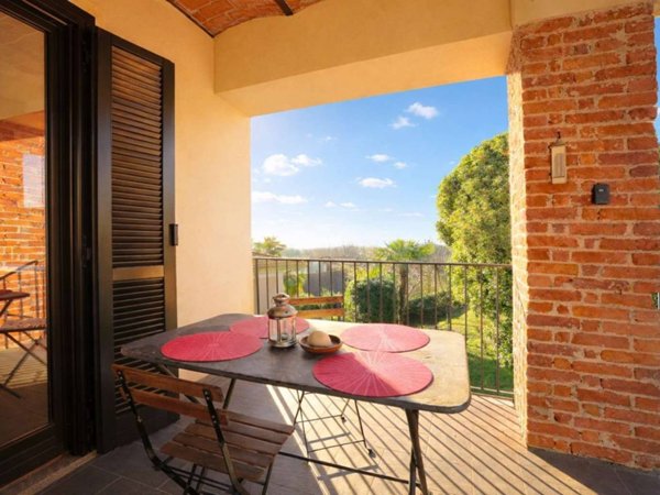 appartamento in vendita ad Arona in zona Montrigiasco