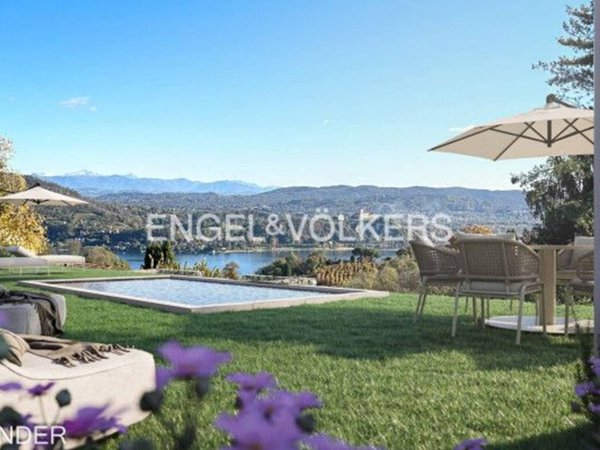 casa indipendente in vendita ad Arona in zona Dagnente