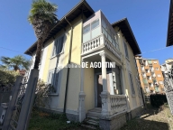casa indipendente in vendita ad Arona