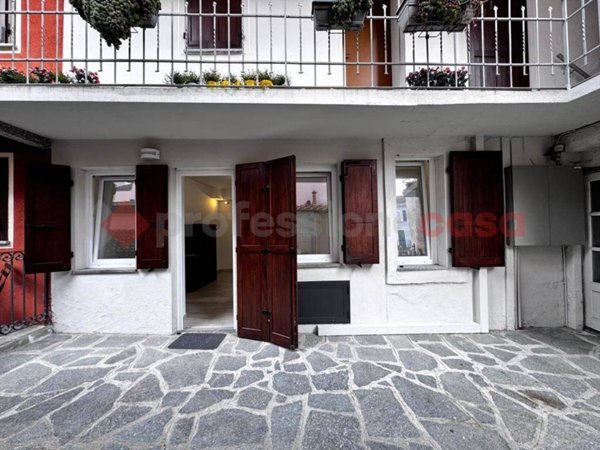 appartamento in vendita ad Arona in zona Dagnente