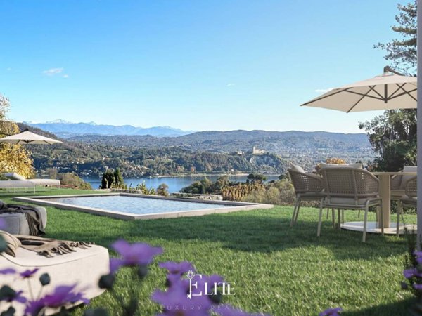 casa indipendente in vendita ad Arona in zona Dagnente