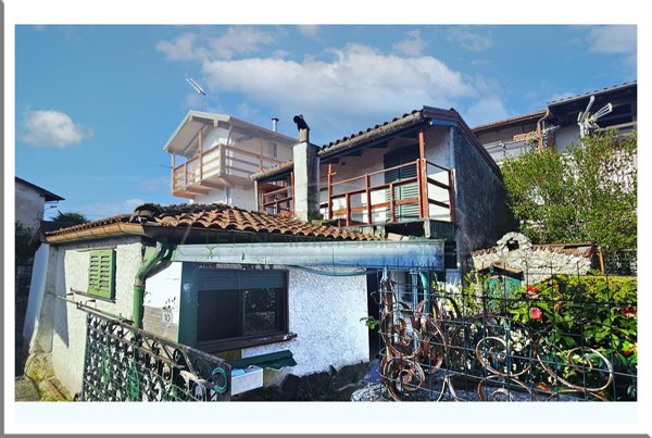 appartamento in vendita ad Arona in zona Montrigiasco