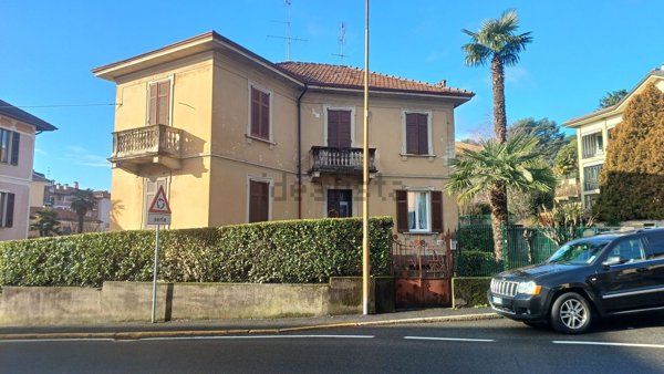 casa indipendente in vendita ad Arona