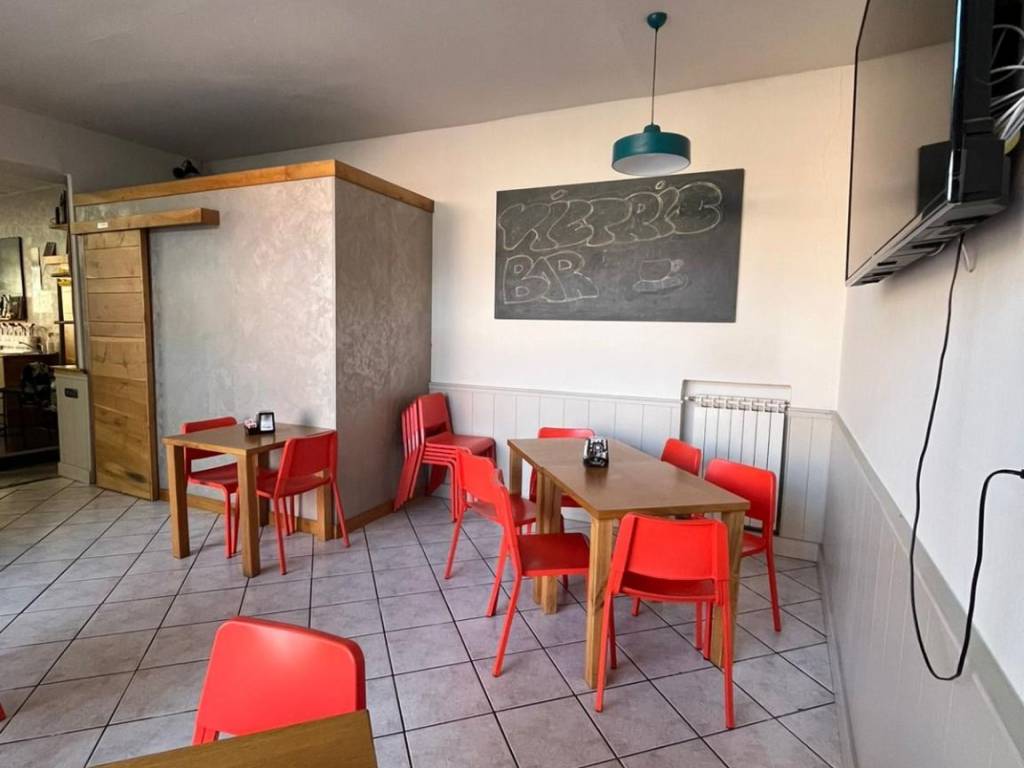 negozio in vendita ad Arona