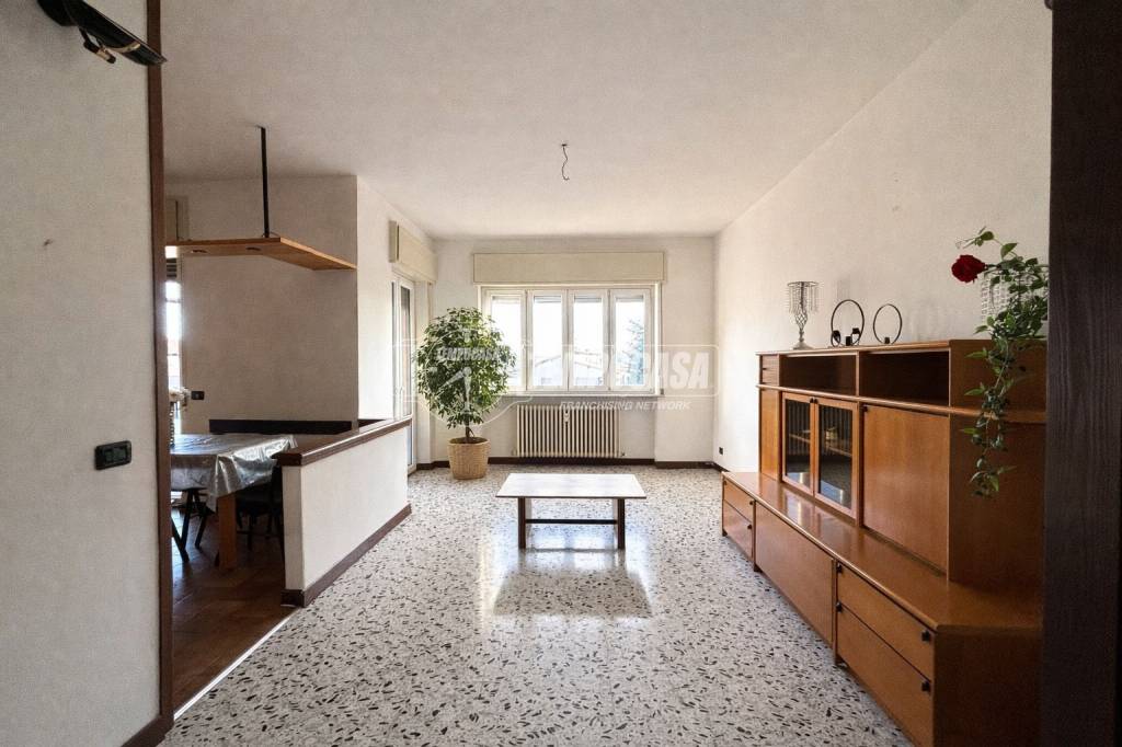 appartamento in vendita ad Arona in zona Mercurago