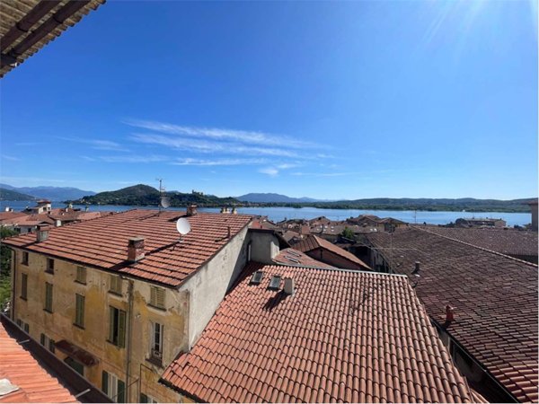 negozio in vendita ad Arona