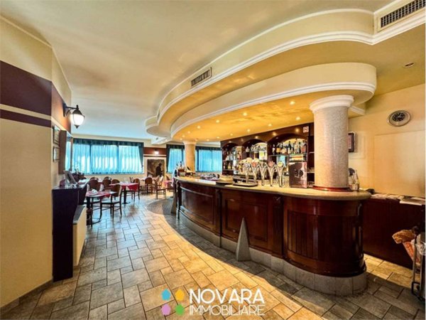 negozio in vendita ad Arona