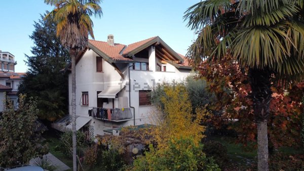 casa indipendente in vendita ad Arona