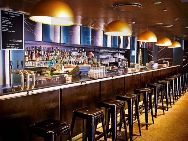 negozio in vendita ad Arona