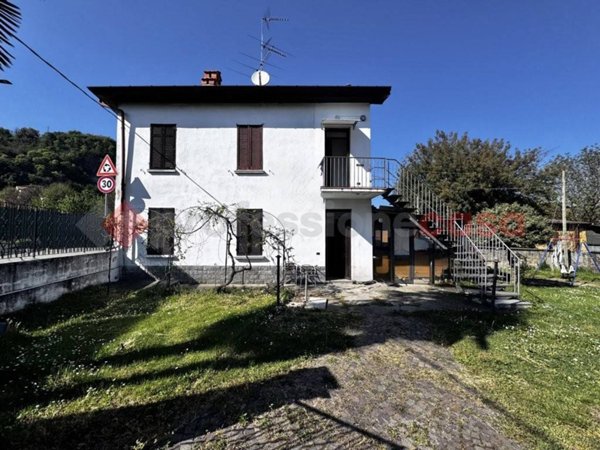 casa indipendente in vendita ad Arona
