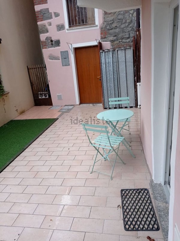 appartamento in vendita ad Arona in zona Mercurago