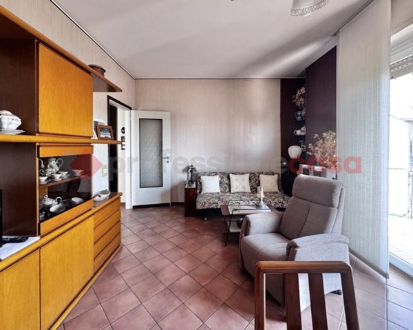 appartamento in vendita ad Arona in zona Mercurago