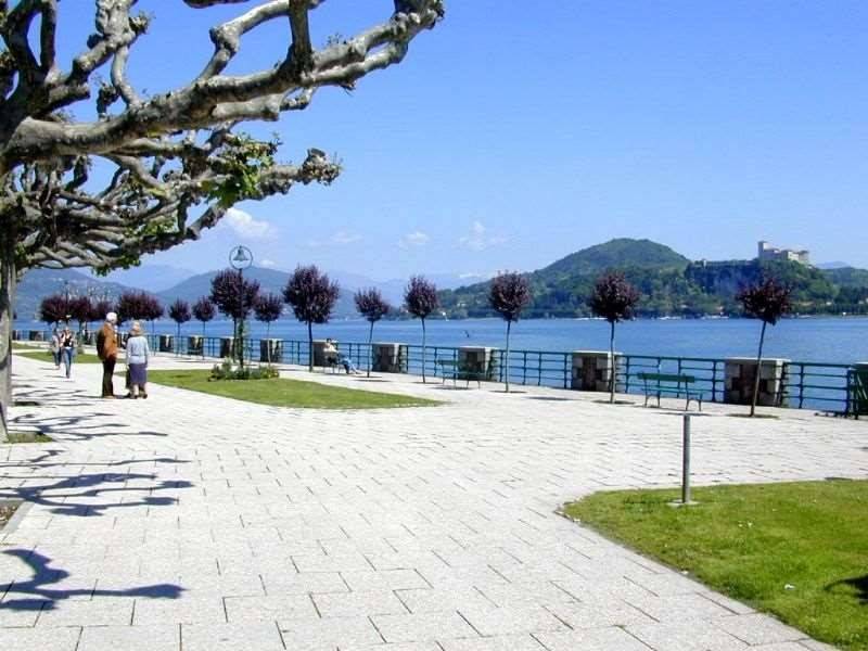 intera palazzina in vendita ad Arona