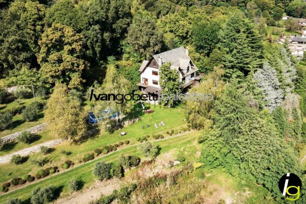 casa indipendente in vendita ad Arona