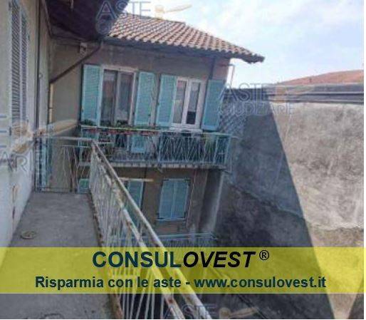 appartamento in vendita ad Arona in zona Mercurago