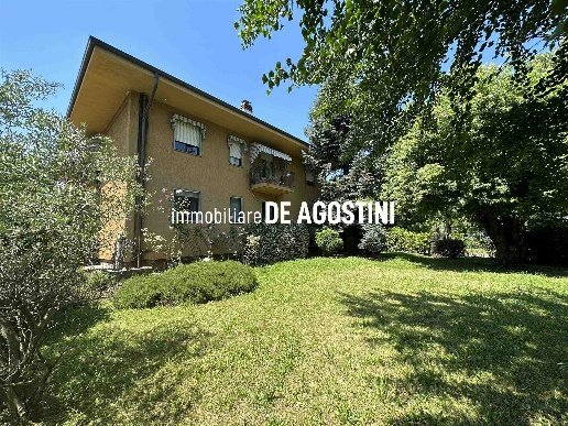 appartamento in vendita ad Arona in zona Mercurago