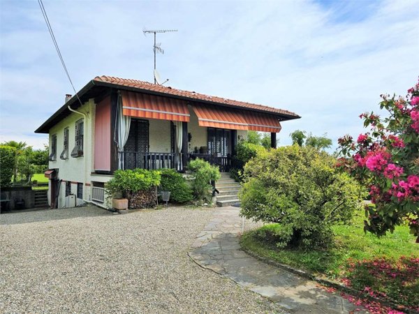 casa indipendente in vendita ad Arona