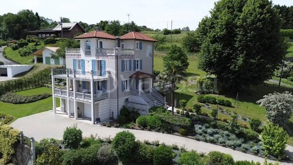 casa indipendente in vendita ad Arona