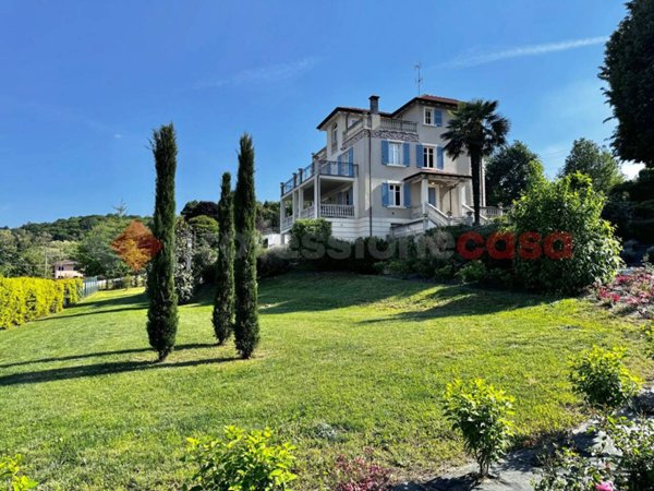 casa indipendente in vendita ad Arona