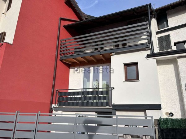 appartamento in vendita ad Arona in zona Mercurago