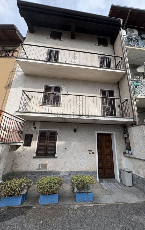 casa indipendente in vendita ad Arona