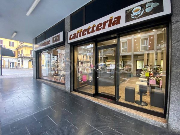 negozio in vendita ad Arona