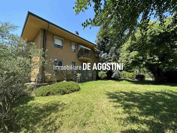appartamento in vendita ad Arona in zona Mercurago