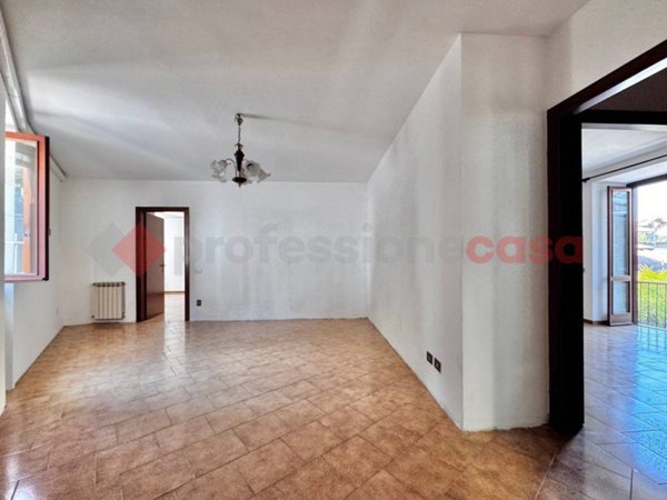 appartamento in vendita ad Arona in zona Mercurago