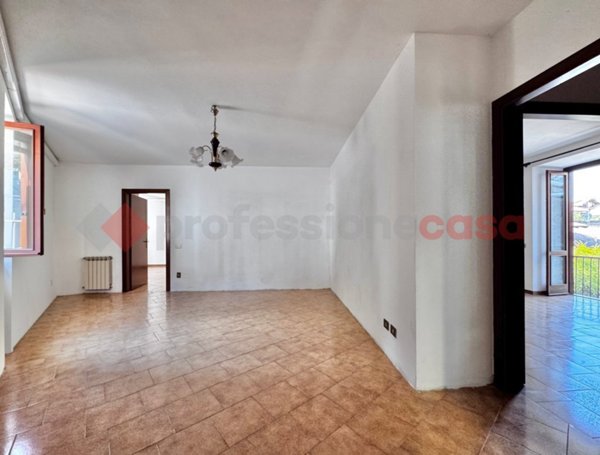 appartamento in vendita ad Arona in zona Mercurago