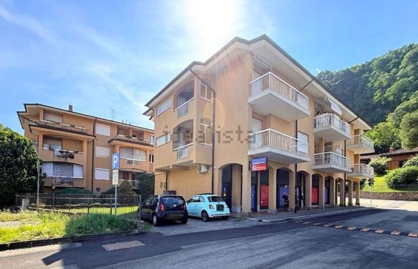 appartamento in vendita ad Arona in zona Mercurago