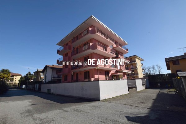 appartamento in vendita ad Arona in zona Mercurago