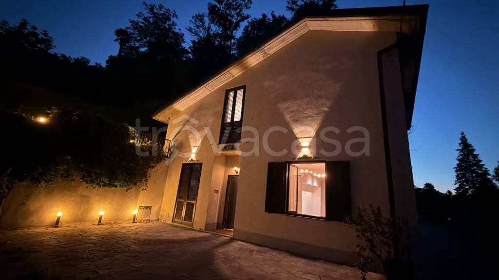 casa indipendente in vendita ad Arona