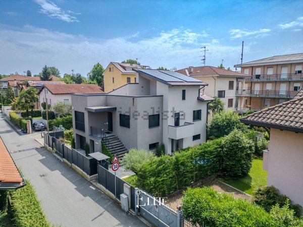 casa indipendente in vendita ad Arona