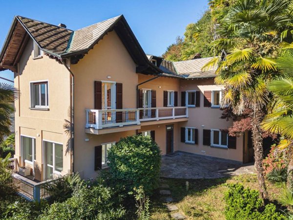 casa indipendente in vendita ad Arona