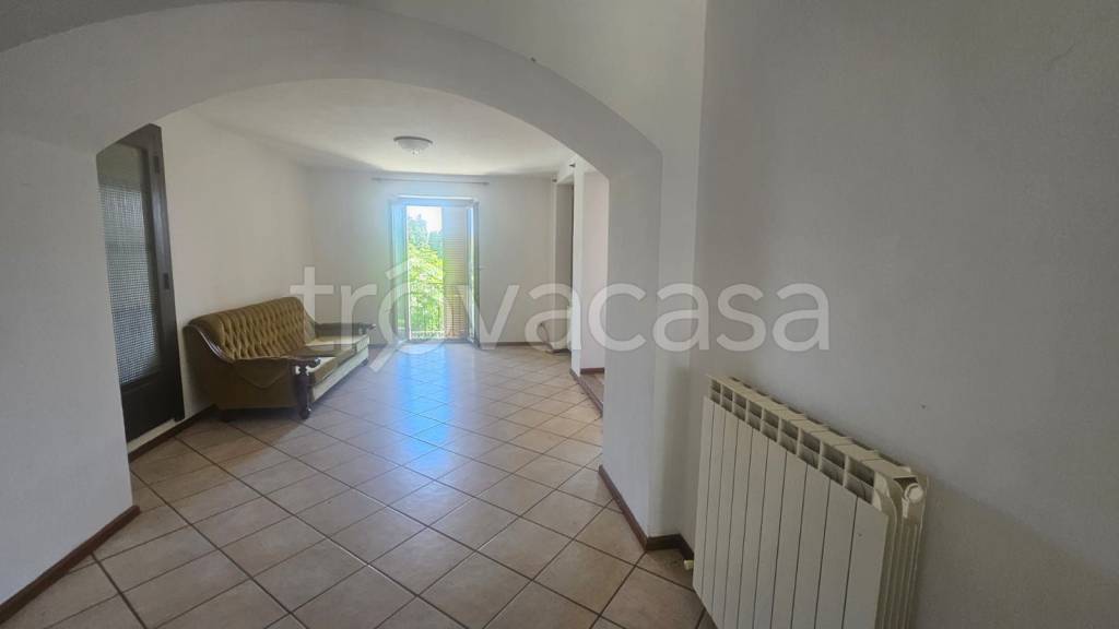 appartamento in vendita ad Arona in zona Dagnente