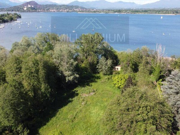casa indipendente in vendita ad Arona
