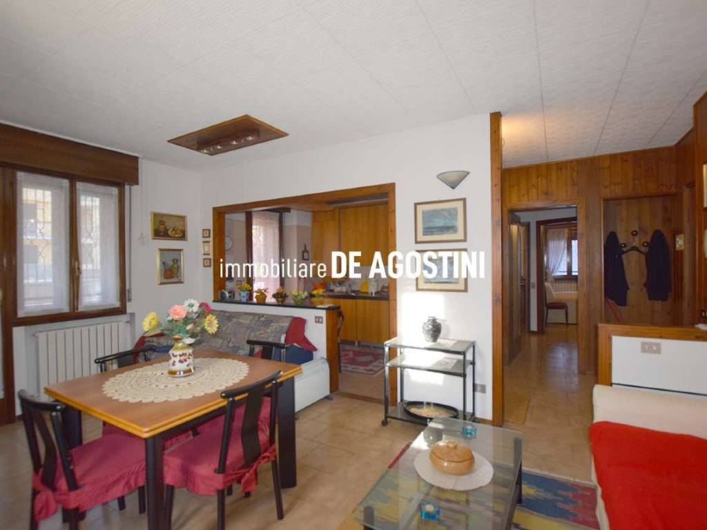 appartamento in vendita ad Arona in zona Mercurago