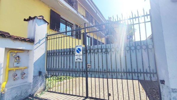 ufficio in vendita ad Arona in zona Mercurago
