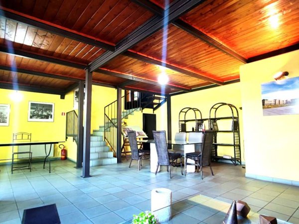 ufficio in vendita ad Arona in zona Mercurago