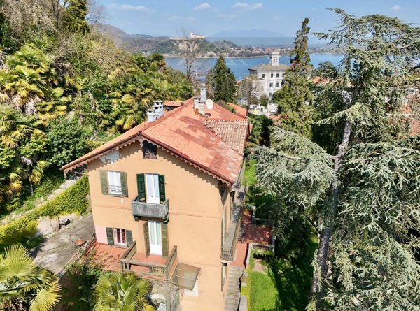 casa indipendente in vendita ad Arona