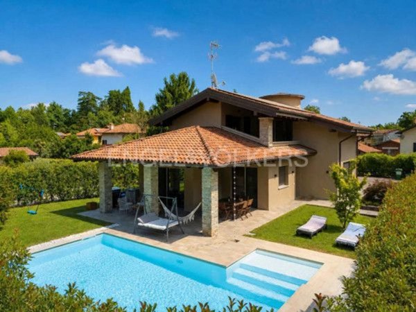 casa indipendente in vendita ad Arona