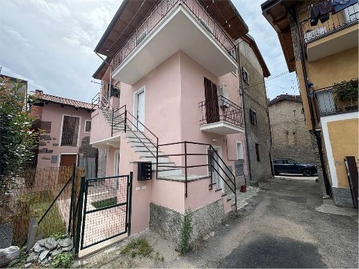 appartamento in vendita ad Arona in zona Mercurago