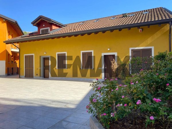 casa indipendente in vendita ad Arona