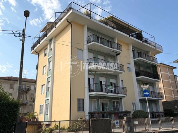 appartamento in vendita ad Arona in zona Mercurago