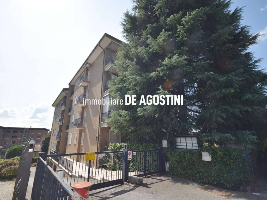 appartamento in vendita ad Arona in zona Mercurago