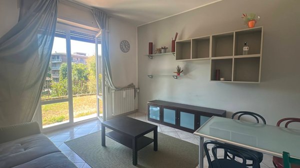appartamento in vendita ad Arona in zona Mercurago