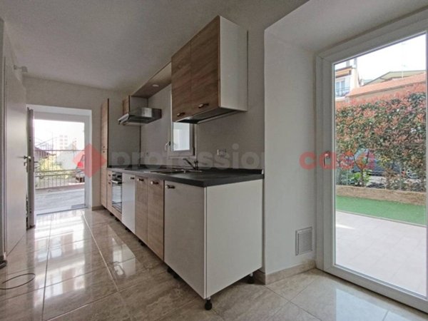 appartamento in vendita ad Arona in zona Mercurago