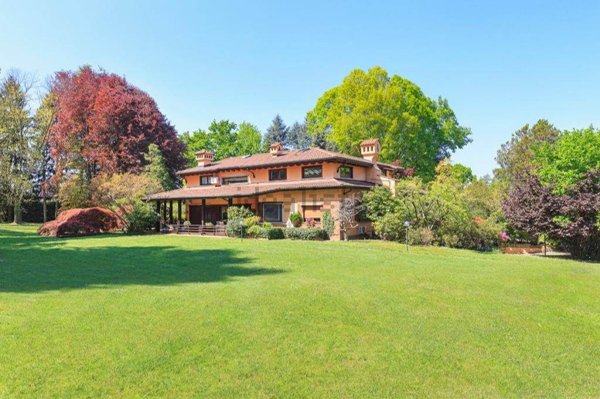 casa indipendente in vendita ad Arona in zona Mercurago