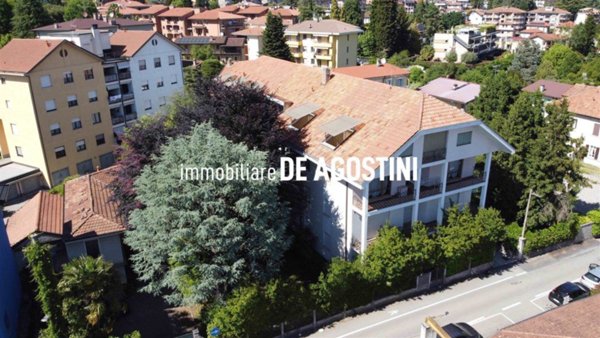 appartamento in vendita ad Arona in zona Mercurago
