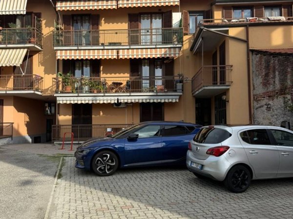 appartamento in vendita ad Arona in zona Mercurago